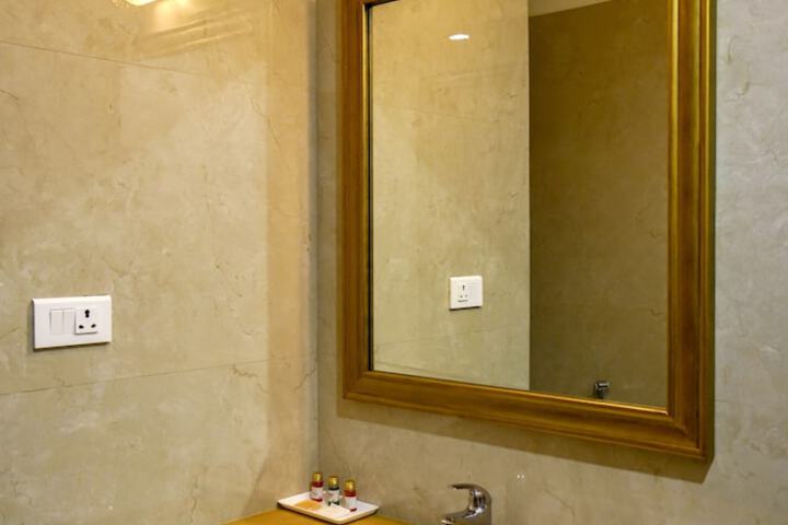 Room 10 of 49