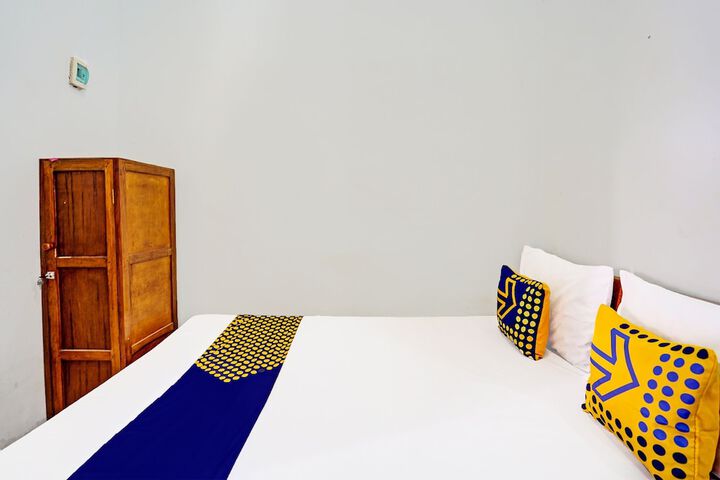 Room 4 of 10
