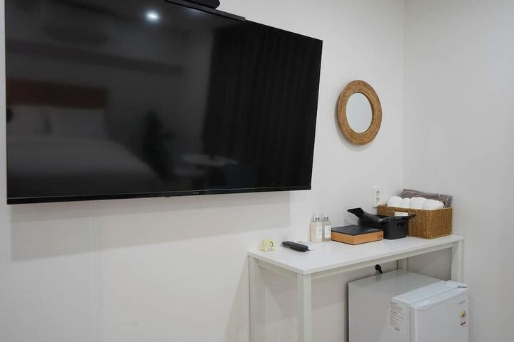 Room 4 of 41