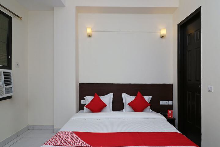 Room 8 of 23