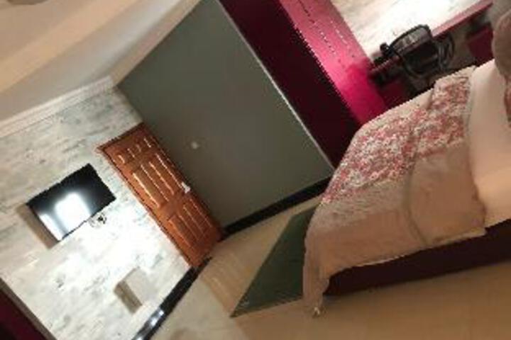 Room 12 of 12