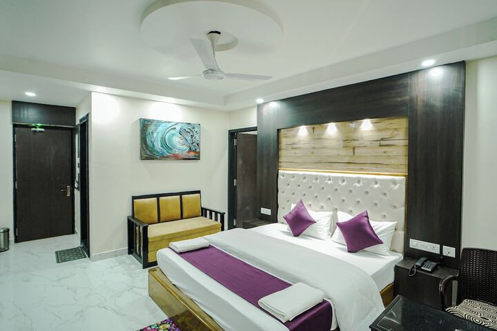 Room 25 of 63