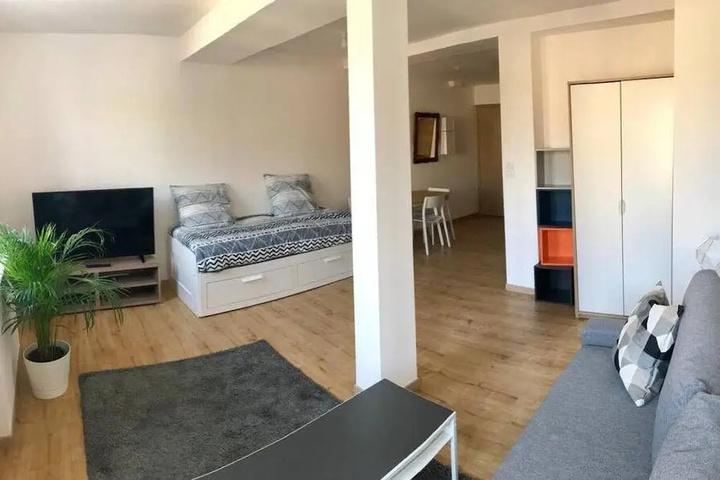 Room 3 of 6