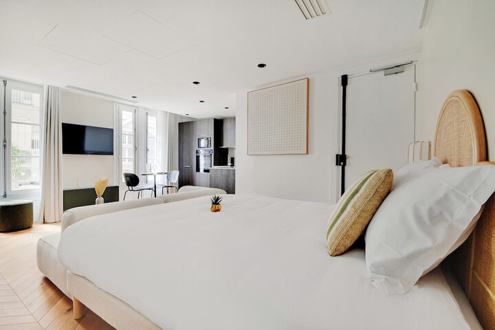 Room 3 of 28