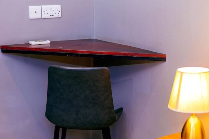 Room 6 of 42