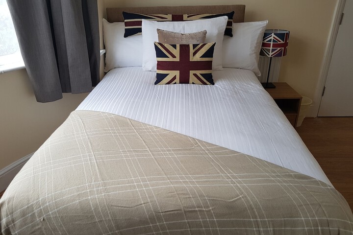 Room 5 of 25