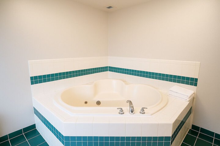 Jetted tub