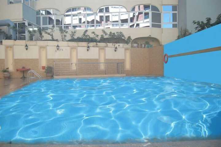 Hotel Pool