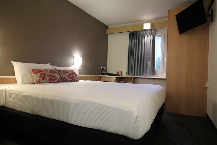 Room 9 of 51