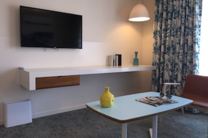 Room 100 of 255