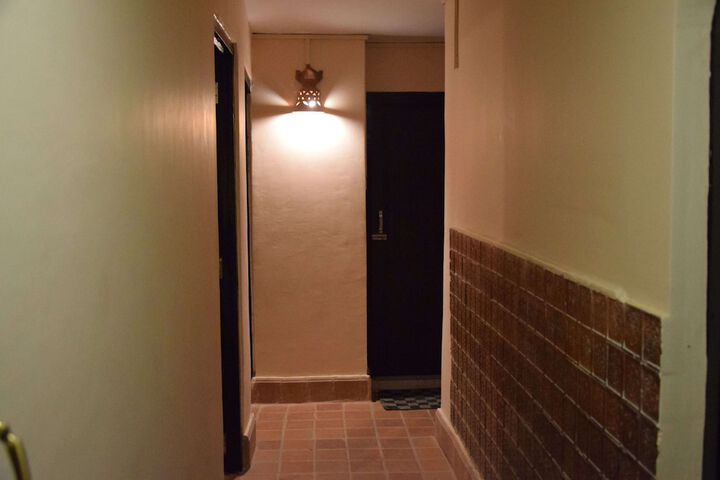 Room 11 of 31