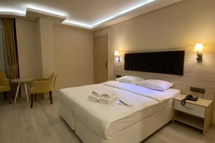 Room 12 of 43