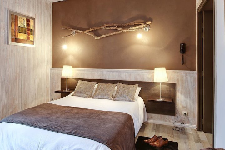 Room 4 of 18