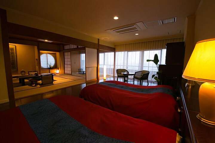 Room 5 of 37