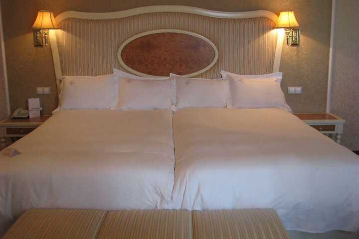 Room 17 of 54