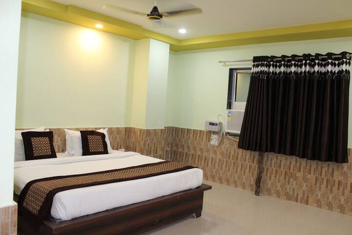 Room 10 of 27
