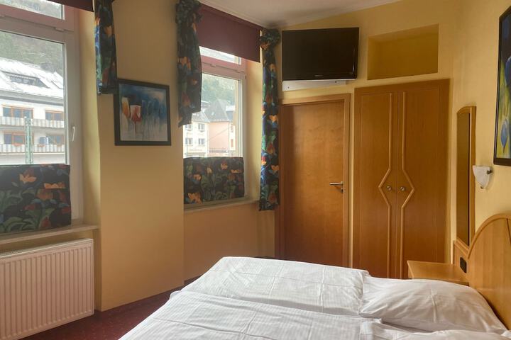 Room 13 of 68