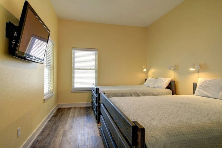 Room 5 of 24