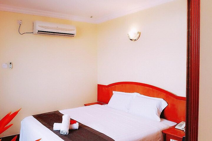 Room 15 of 22
