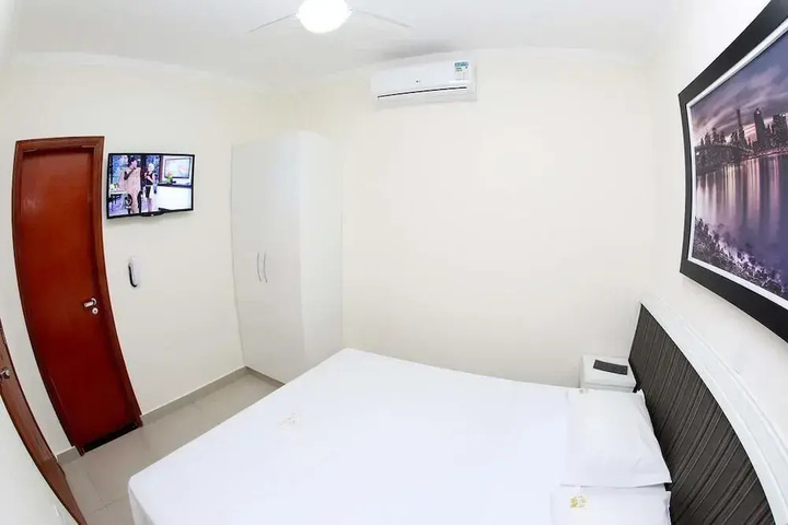 Room 11 of 12