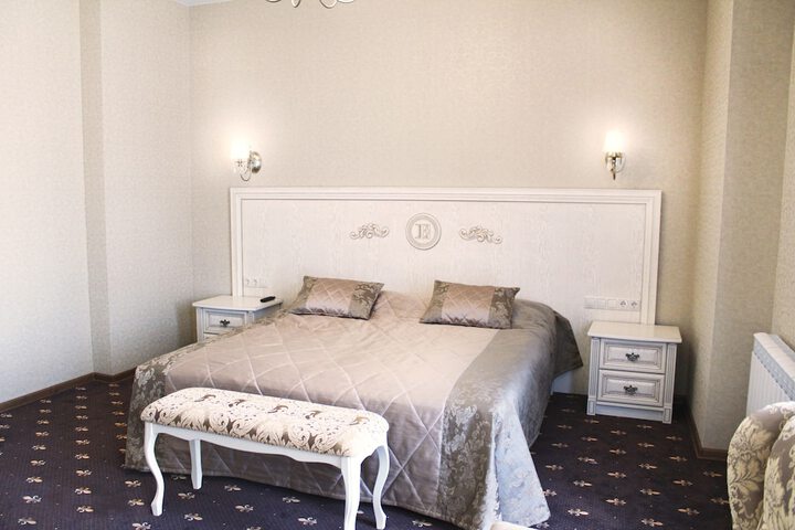 Room 3 of 42