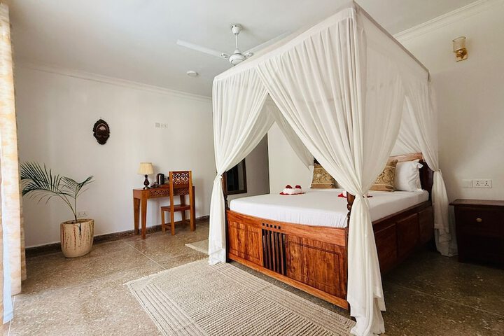 Room 5 of 14