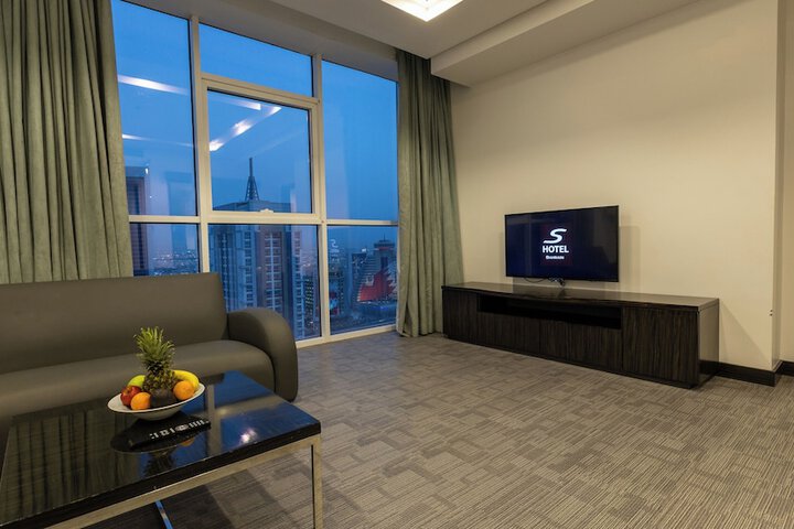 Room 35 of 60