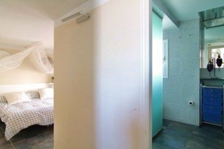 Room 10 of 47