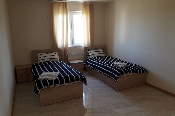 Room 10 of 26