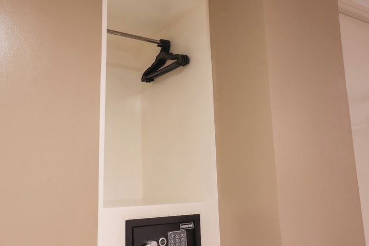 Room 14 of 31
