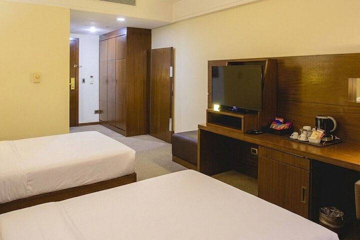 Room 35 of 74
