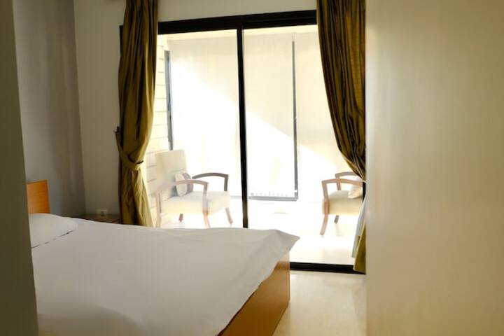 Room 16 of 76