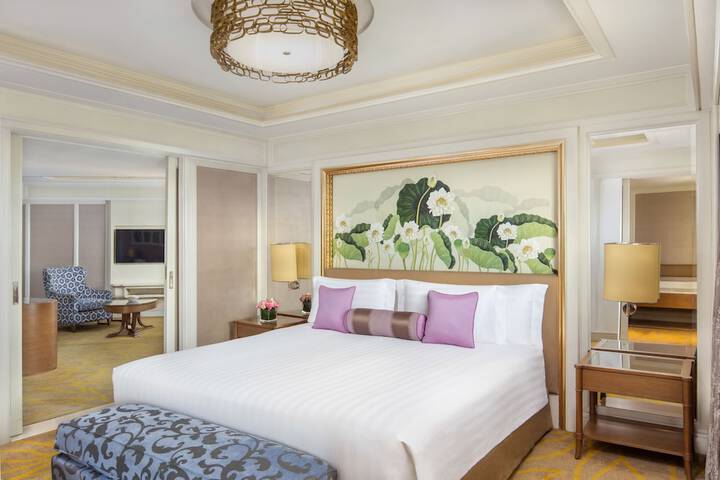 Room 14 of 100