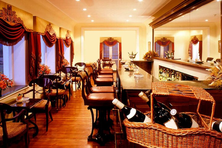 Dining 73 of 140