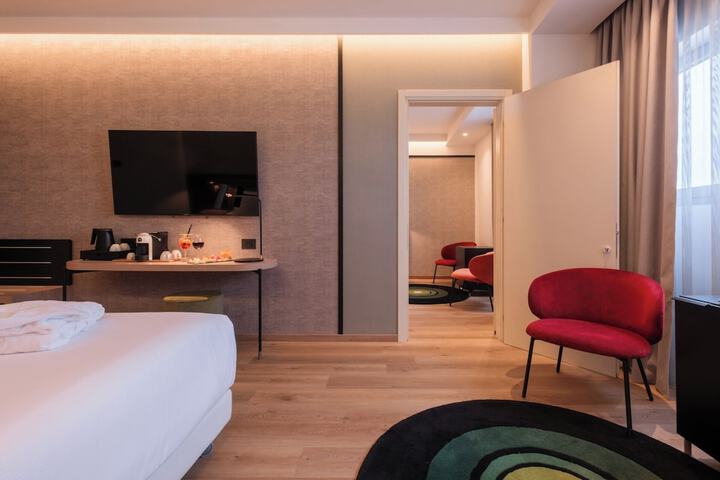 Room 18 of 60