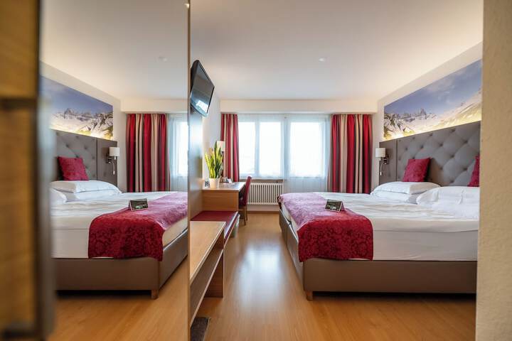 Room 25 of 66