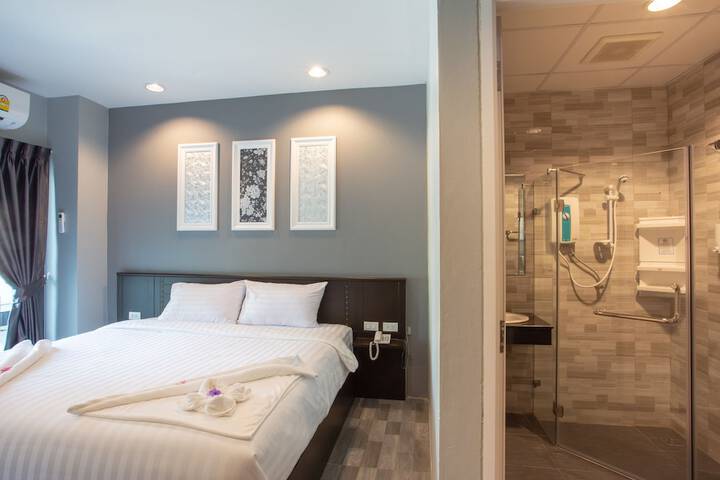 Room 8 of 39