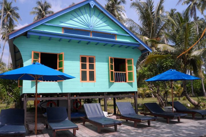 Sundeck 102 of 113
