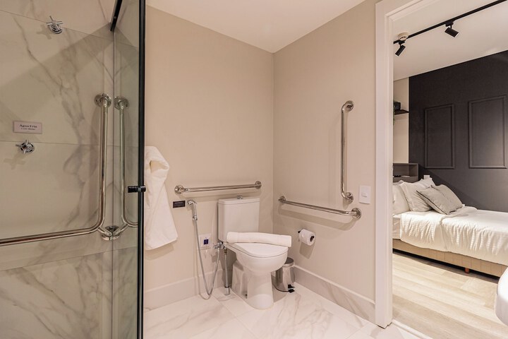 Room 145 of 184
