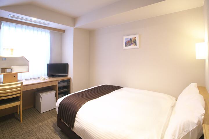 Room 6 of 10