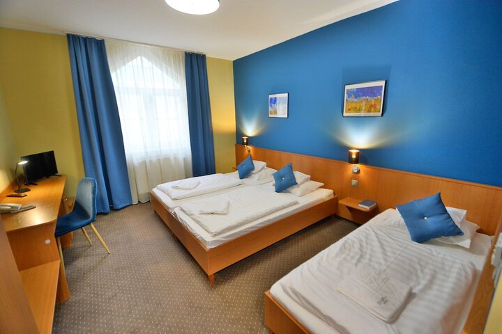 Room 21 of 40