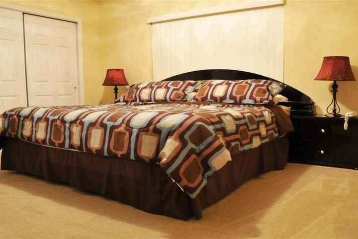 Room 8 of 14