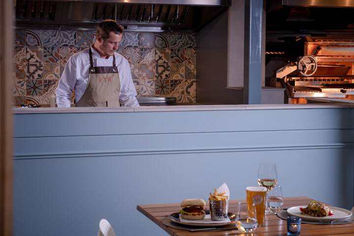 Dining 60 of 86