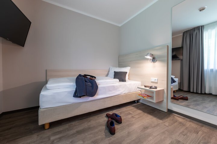 Room 3 of 24