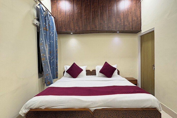 Room 11 of 26