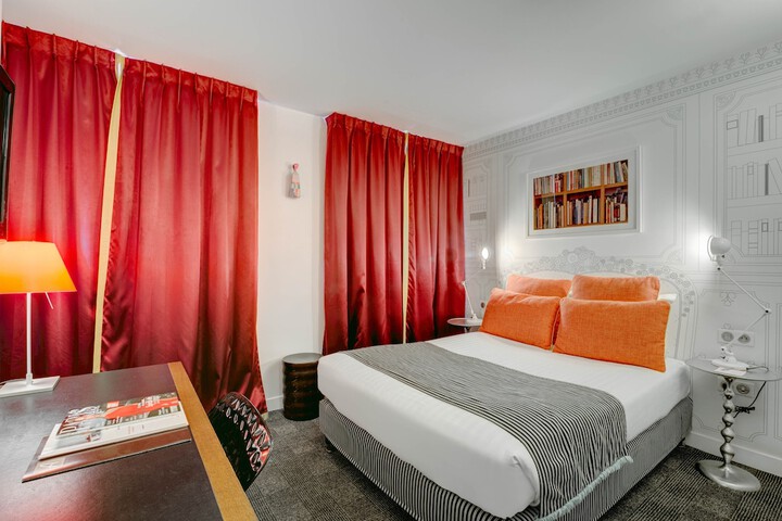 Room 13 of 42