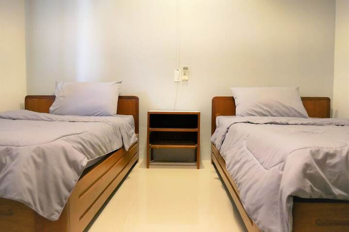 Room 7 of 16