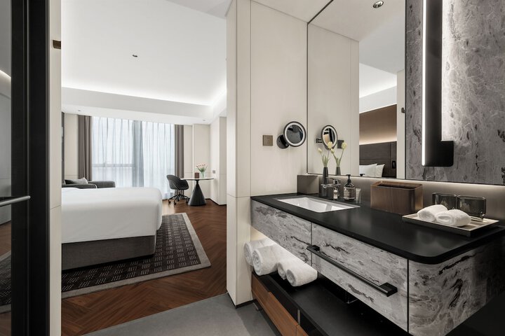 Room 35 of 82