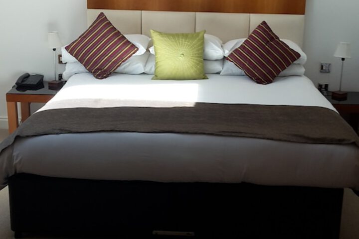 Room 2 of 35