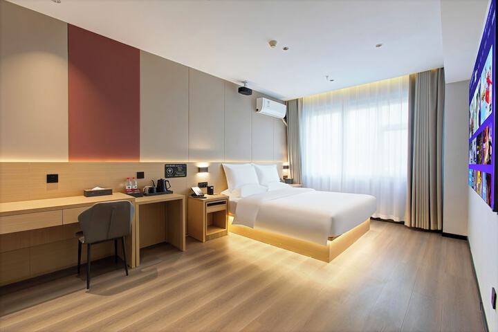 Room 11 of 36